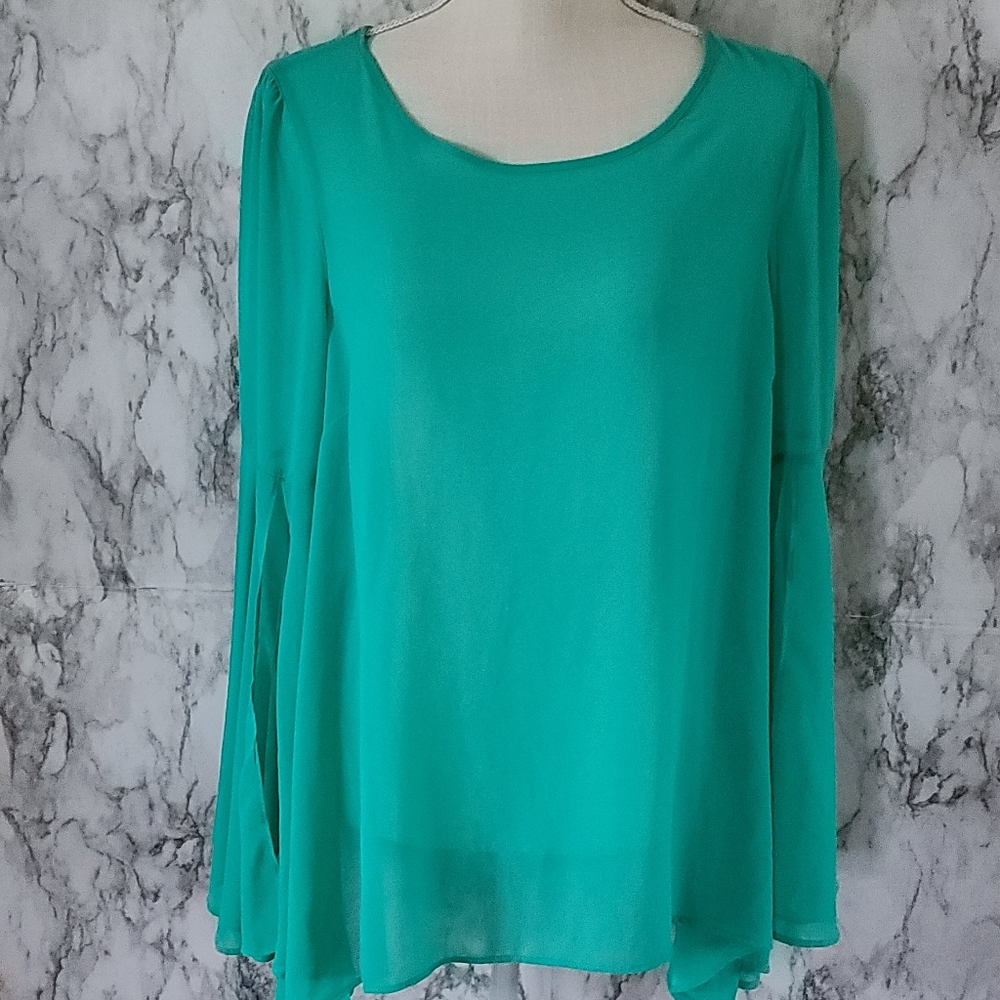H bell sleeve blouse size large